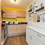 Bright Greenwich Flat Near Canary Wharf By Underthedoormat